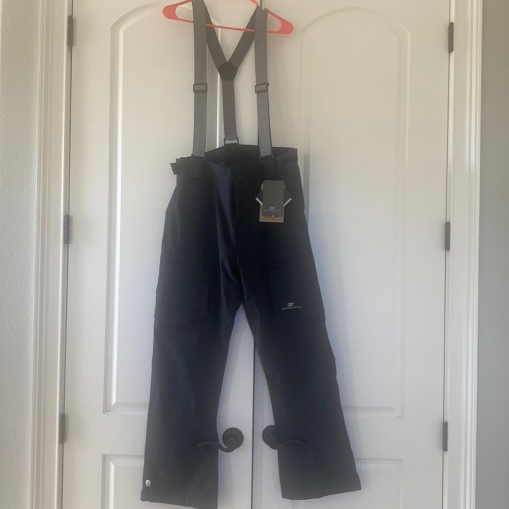 2117 ski pants- fully lined.  NWT size large men
